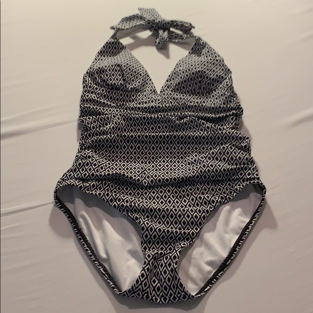 LandsEnd one-piece halter geo print 8